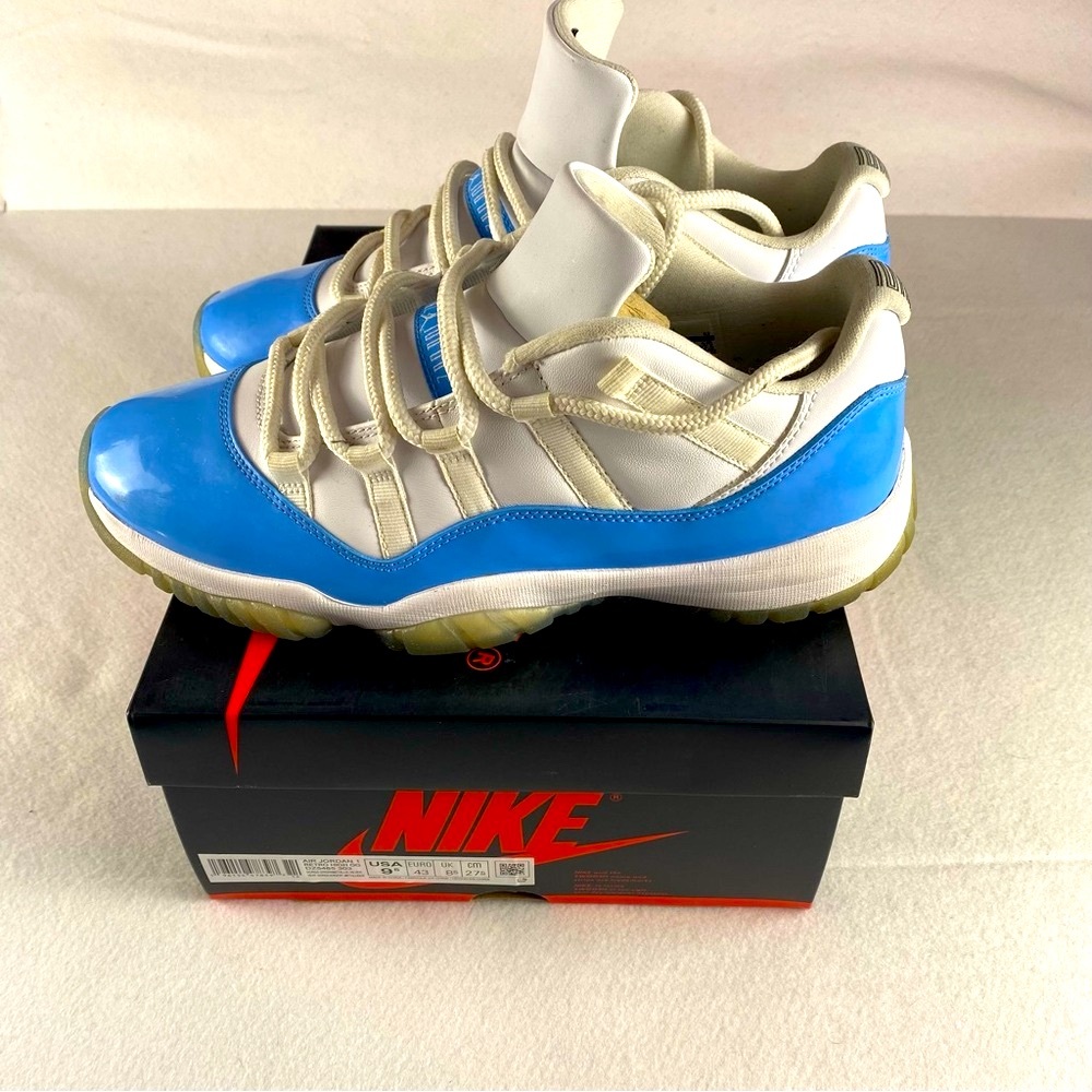 Nike Air Jordan 1 Retro Men Size 9.5 Blue and White Low Top Sneakers - Picture 6 of 15
